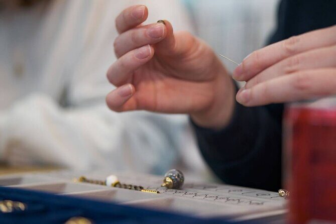 Manufacturing of Customizable Bracelets in Paris - Meeting Point and Logistics