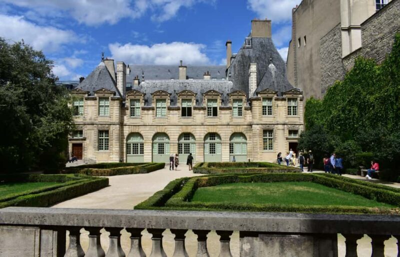 Marais: Discover the Medieval Heart of Paris - Key Points