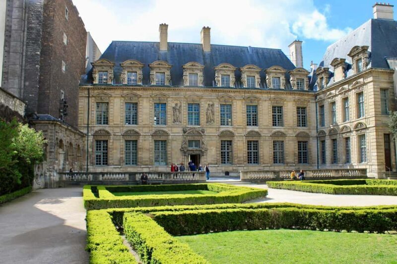 Marais Highlights, Place Vosges, Victor Hugo & Bakery Tour - Authenticity and the Personal Touch