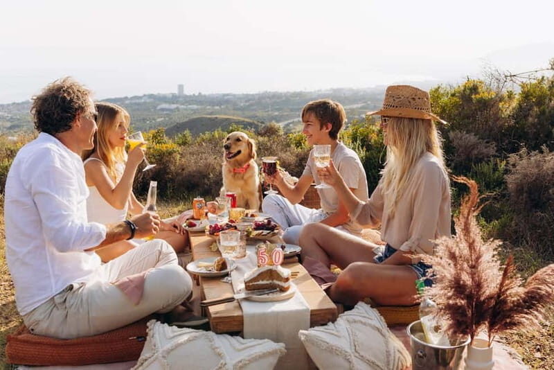 Marbella: Private Luxury Pop-Up Picnic - Key Points