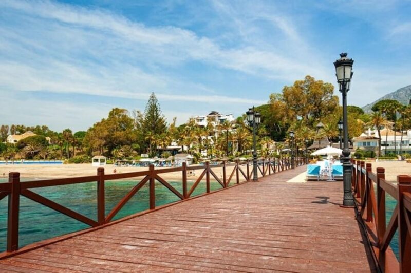 Marbella : Walking Custom Tour with a Local Guide - What Makes This Tour Stand Out?