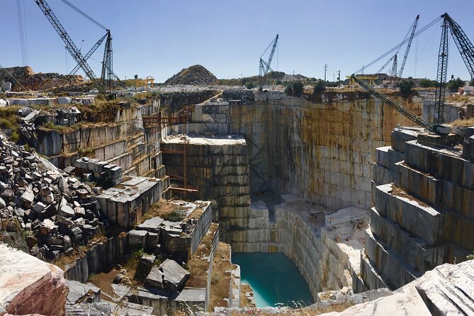 Marble Tour in Vila Viçosa - Transportation reality: bring your car (or plan around it)