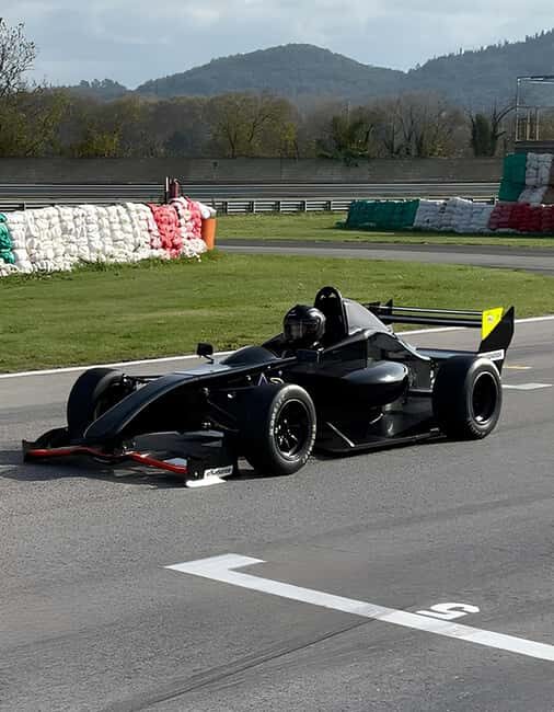 Marche: Rent a real Formula car on the track - Key Points