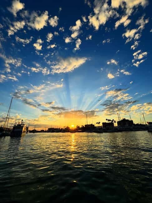 Marina del Rey: Boat Cruise with Wine, Charcuterie and Music - FAQ