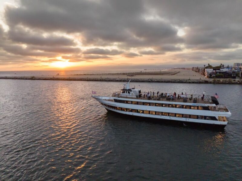 Marina Del Rey: Thanksgiving Buffet Brunch or Dinner Cruise - Drinks and Entertainment: Whats Included?