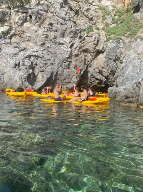 Marine Park of Bergeggi Island: Guided Kayak tour at sunset - What to Expect from Your Bergeggi Island Kayak Tour
