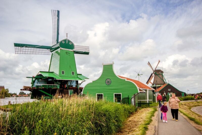 Marken, Volendam and Edam: Private Full-Day Tour - What’s in Store in Volendam