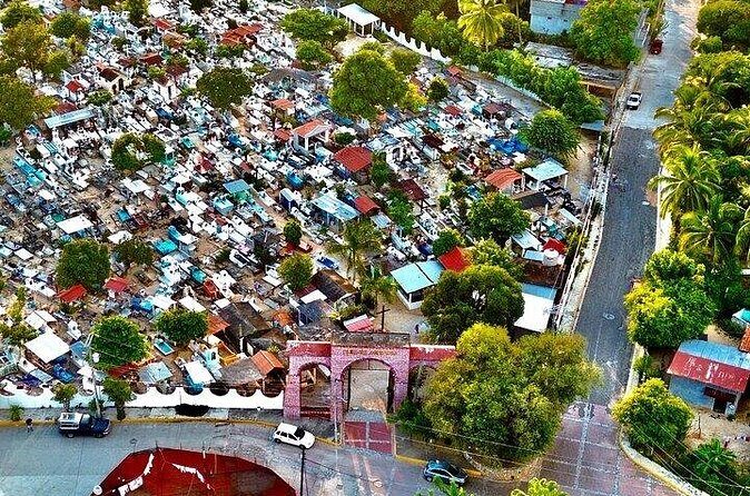 Market day in Pochutla - The Experience’s Strengths