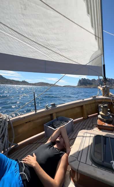Marseille: Day sailing in the heart of the Calanques with organic lunch and wine - Who would love this experience?