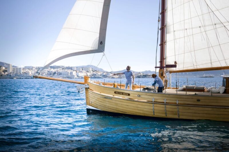 Marseille: Day sailing in the heart of the Calanques with organic lunch and wine - FAQ