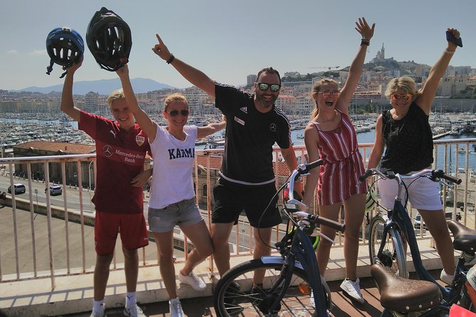 Marseille Grand E-Bike Tour : "le tour du Fada" - Stop 1: Le Vieux Port and that daily fish-market energy