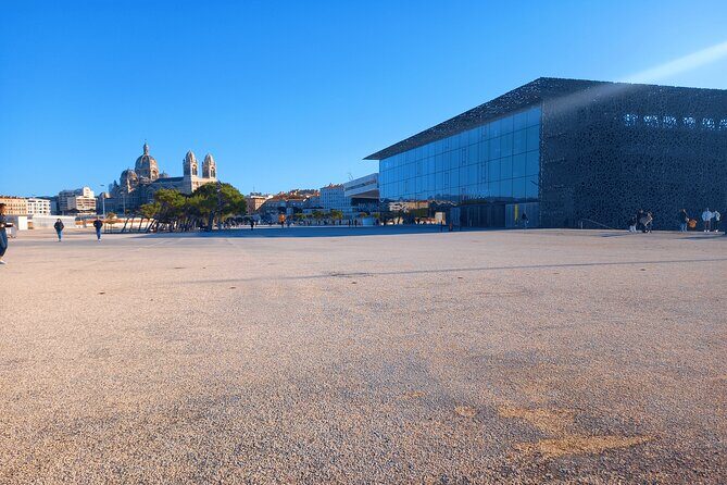 Marseille Guided Tour for 4 Hours with a Bilingual Local Guide - Why This Tour Is a Great Choice