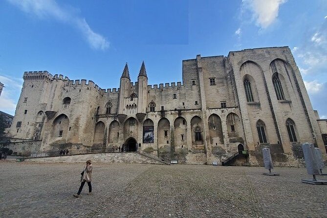Marseille Provence Airport transfer Avignon - Key Points