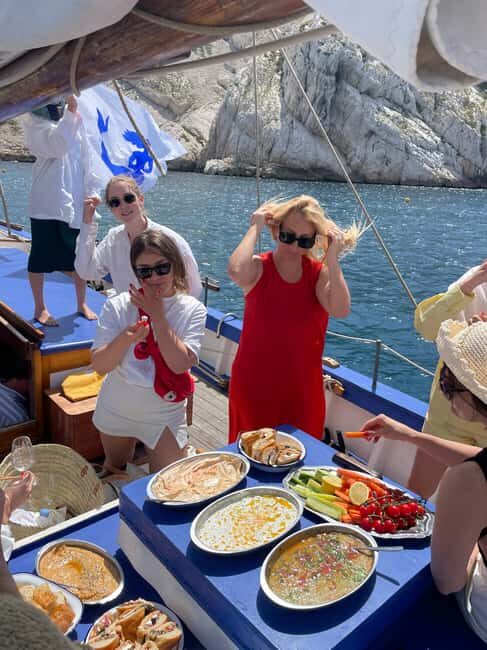 Marseille: Sailing cruise in the calanques, lunch and wine - Food and Drink
