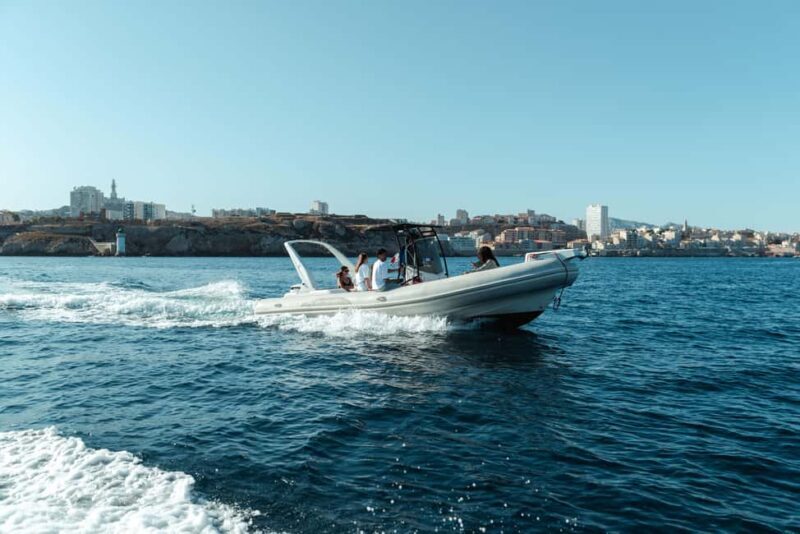 Marseille: Special Christmas Boat Ride in the Old Port - A Cozy, Celebration-Driven Cruise