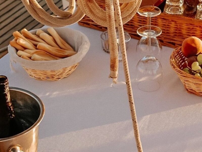 Marseille: Sunset Cruise Cocktail-Dinner in Frioul Islands - Who Is This Tour Best For?