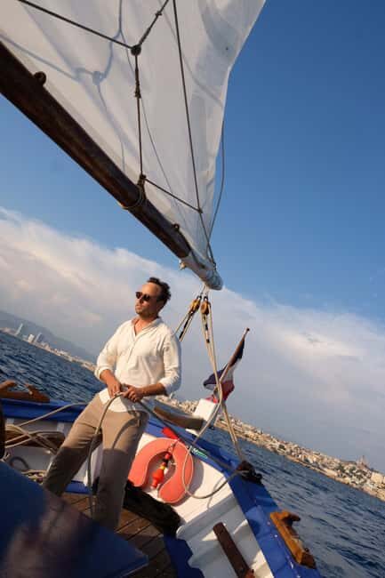 Marseille: sunset on a sailboat, buffet, and Provence wine - What Makes This Tour Stand Out?