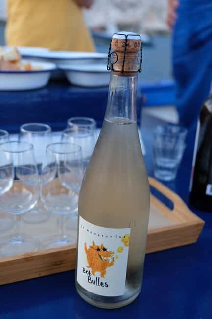 Marseille: sunset on a sailboat, buffet, and Provence wine - Food & Drink: A Real Highlight