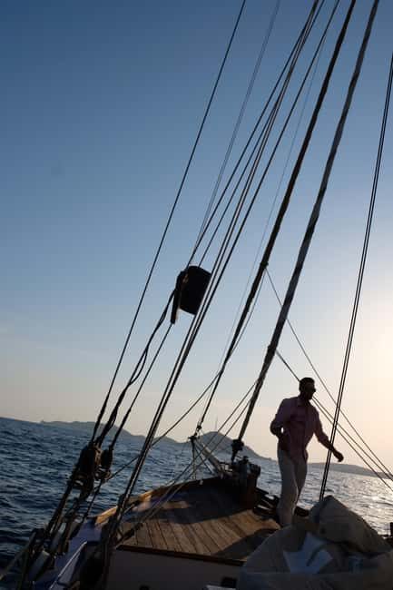 Marseille: sunset on a sailboat, buffet, and Provence wine - The Bottom Line