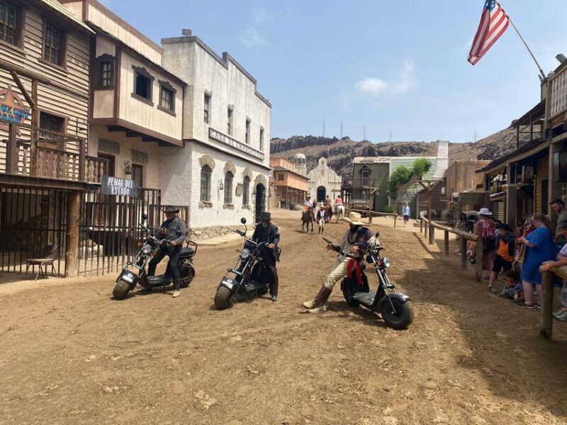 Maspalomas: E-Scooter or E-Bike Tour+Western Town Sioux City - The Ride and the Sights