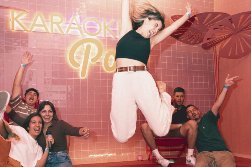 Maspalomas: Holiday World Themed Karaoke Room Rental - FAQ