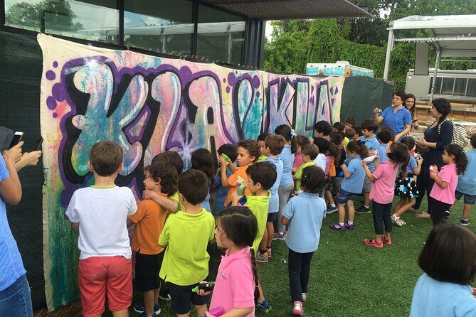 Master Graffiti Class - Pedro AMOS Galeria - Little River - Who Should Consider This Experience?