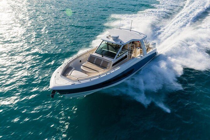 Maui Intimate Luxury Powerboat Private Charter - Key Points