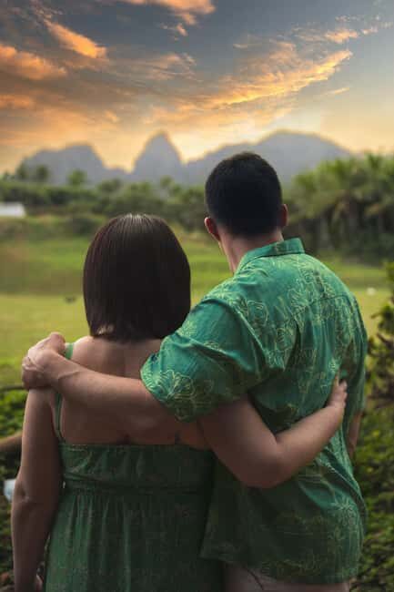 Maui: Professional Photographer Couples and Families - How the Location and Timing Make a Difference