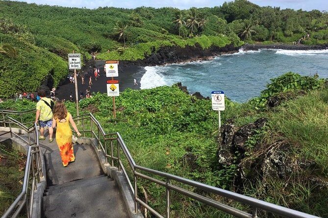 Maui Tour : Road to Hana Day Trip from Lahaina with Pick-up - Stop 6: Black Sand Beach & Waianapanapa State Park