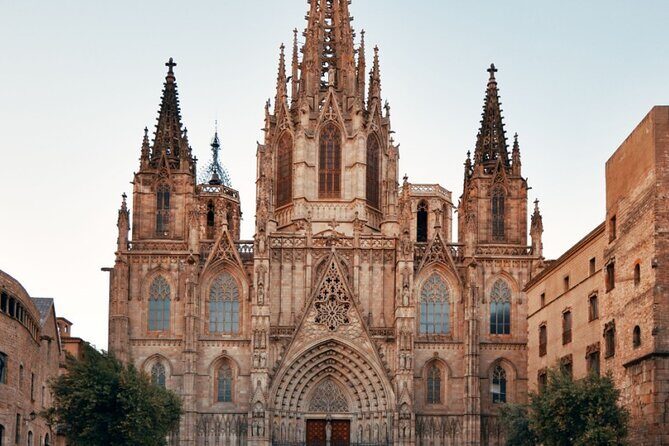Max 6 People Full-Day Tour Barcelona, Sagrada Familia, Parc Guell - Key Points