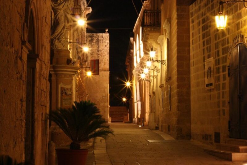 Mdina: Valletta Waterfront Area, Mdina, and Rabat Night Tour - Key Points
