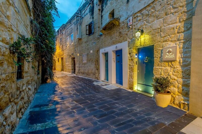 Mdina: Valletta Waterfront Area, Mdina, and Rabat Night Tour - The Sum Up