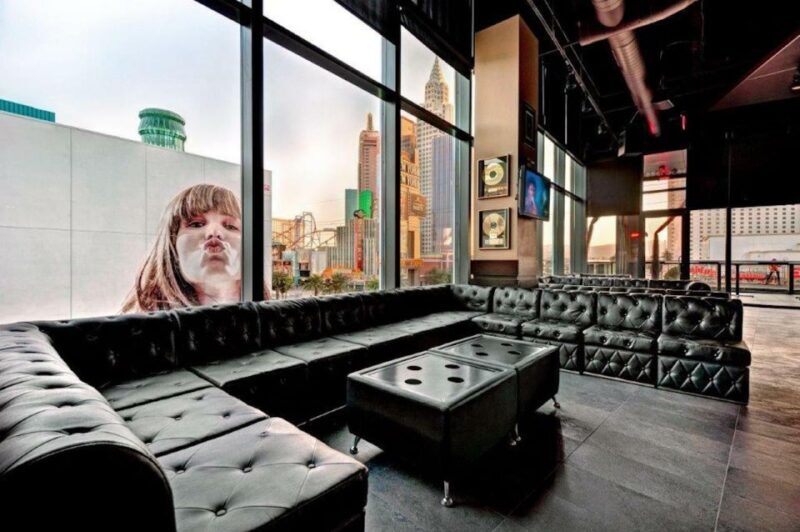 Meal at Hard Rock Las Vegas on the Las Vegas Strip - Who Should Consider This Experience?