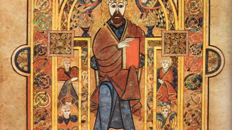 Medieval Dublin Castle.Book of Kell's & Trinity Library Tour - Key Points