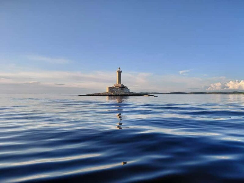 Medulin: Christmas Boat Trip with Lunch and Drinks - Who Would This Experience Suit Best?