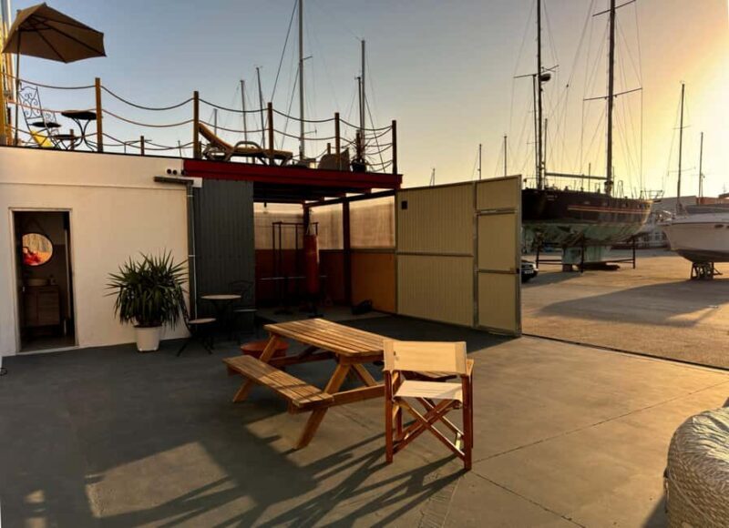 Meet a professional big wave surfer in Nazaré - What to Expect from This Big Wave Encounter