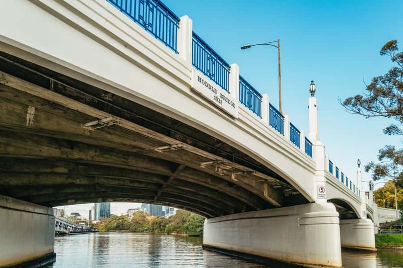 Melbourne: 2-Hour City Highlights River Cruise - The Middle of the Cruise: Southgate and Princes Bridge Moments