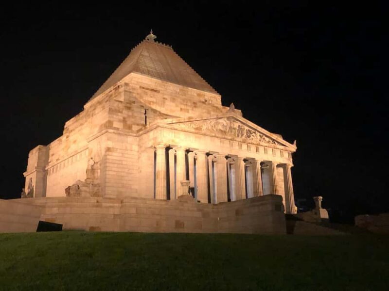 Melbourne: Botanic Gardens & Sports Precinct Walking Tour - Key Points