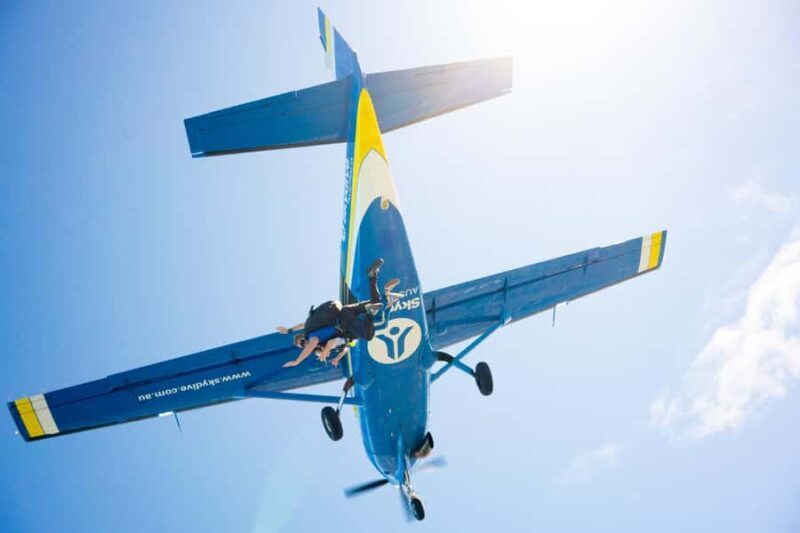 Melbourne: Tandem Skydive Experience over St. Kilda Beach - Key Points