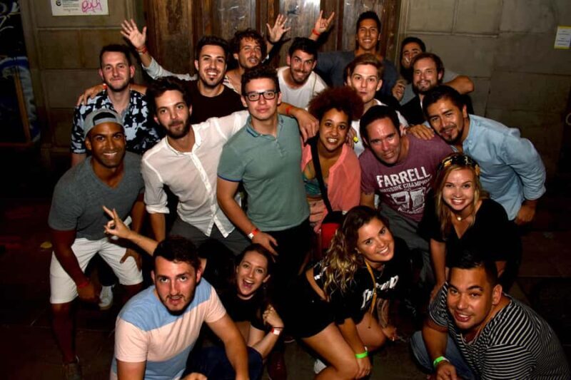 Melbourne: Weekly Bar Crawl: 5 Free shots, Club Entry - What’s Included and How It Works