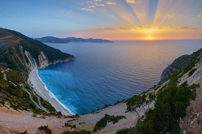 Melissani lake - Drogarati gave - Myrtos foto stop - Who Should Consider This Tour?