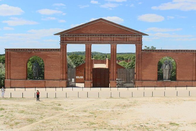 Memento Park Entrance Ticket - FAQ