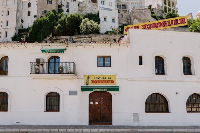 Menorca: Mahon Guided Walking Tour with History & Tastings - The Grand Finale: Gin Xoriguer