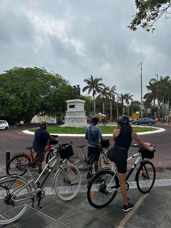 Mérida: The E-bike tour with history and culture - Key Points