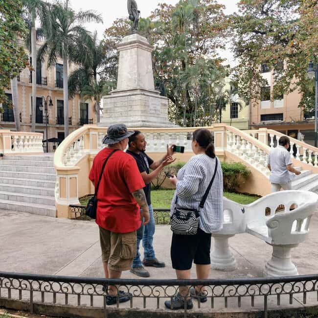 Mérida Walking Tour with Drink & Snacks - Discovering Mérida on Foot