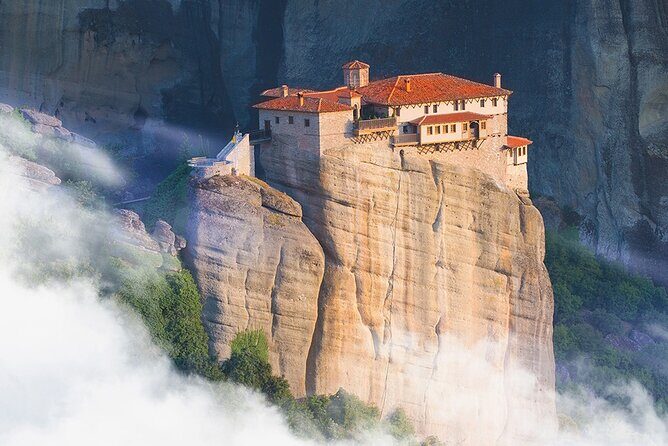 Meteora Full-Day Trip with Guide on Luxury Bus From Athens - The Drive and the Views