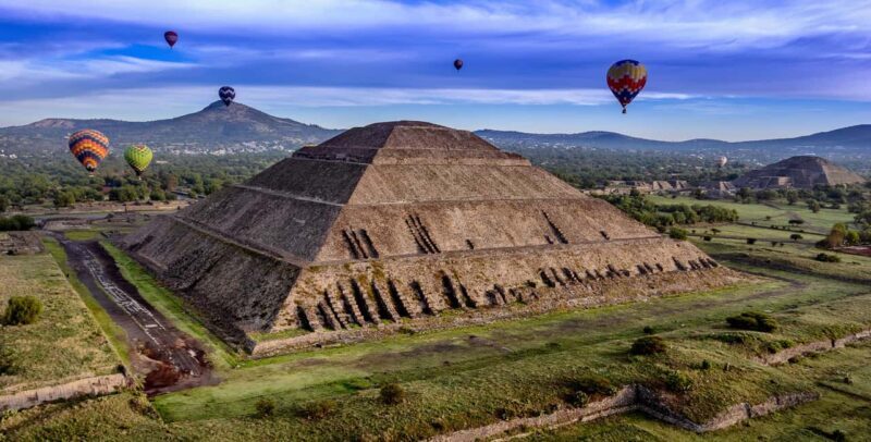 Mexico City: Fly over the impressive pyramids of Teotihuacan in a hot air balloon - Key Points