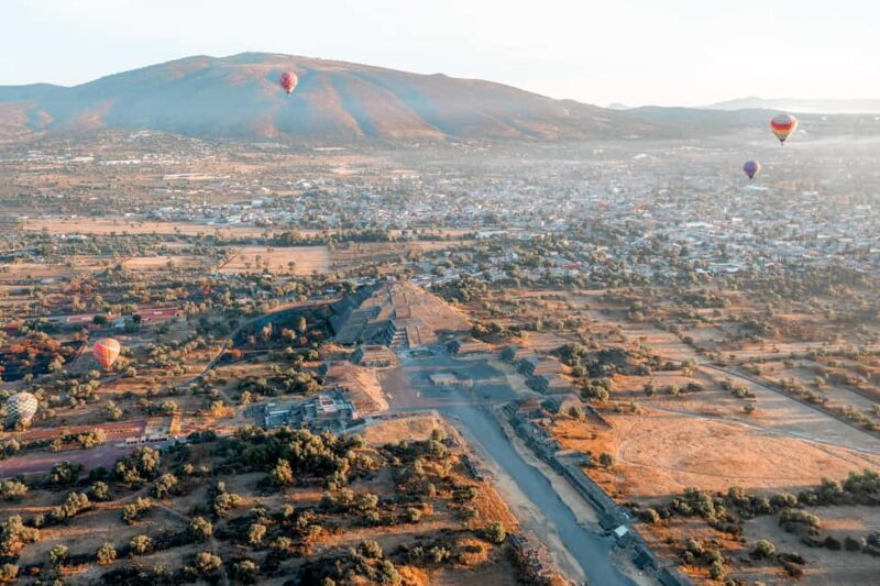 Mexico City: Fly over the impressive pyramids of Teotihuacan in a hot air balloon - The Pros and Cons