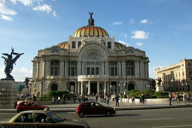 Mexico City Private Street Art Walking Tour With A guide - The Experience and the Reality