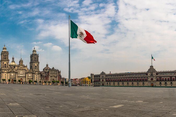 Mexico City Welcome Ride: Airport Pickup + 1-Hour City Highlights - Who Should Consider This?